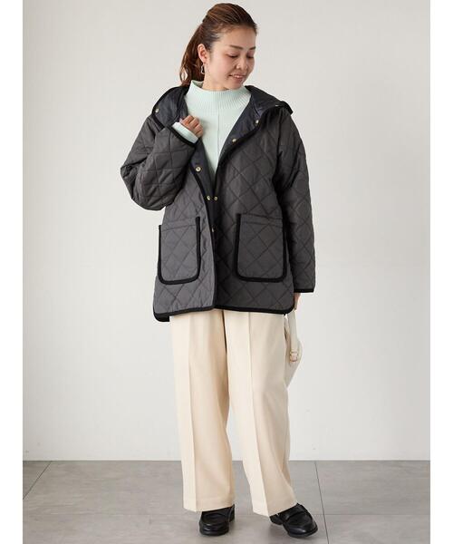 Lugnoncure(ルノンキュール)の「コットンタッチハイネックニットプルオーバー(ニット/セーター・レディース・イエロー/ネイビー/ブラック/オフホワイト/ミント・F)」の9枚目の写真