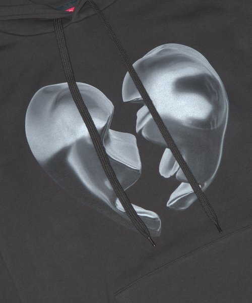 KATER(カーター)の「Broken Heart Hoodie - GRAY(パーカー・レディース・その他・FREE)」の2枚目の写真
