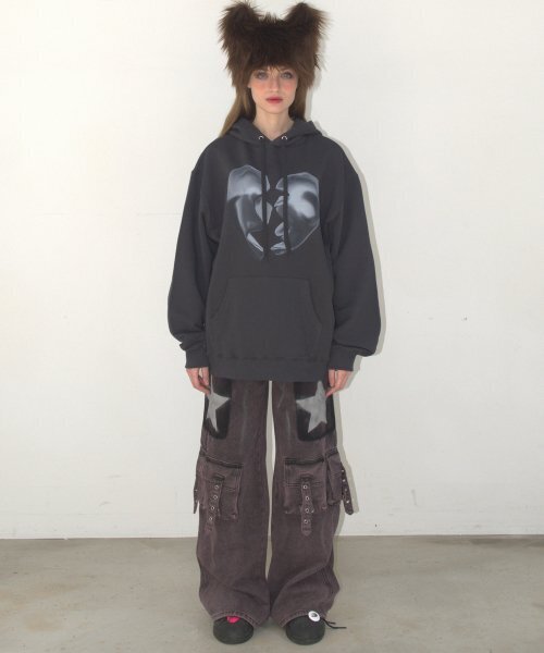 KATER(カーター)の「Broken Heart Hoodie - GRAY(パーカー・レディース・その他・FREE)」の4枚目の写真