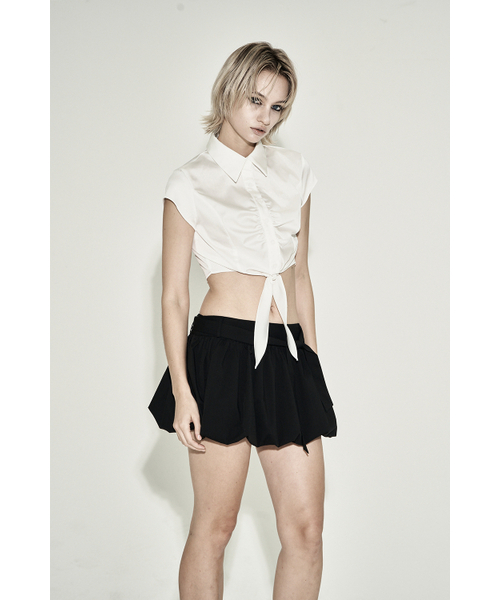 SYNERJYN(シナジン)の「BELT SHIRRING MINI SKIRT BLACK(スカート・レディース・その他・SMALL/MEDIUM)」の4枚目の写真