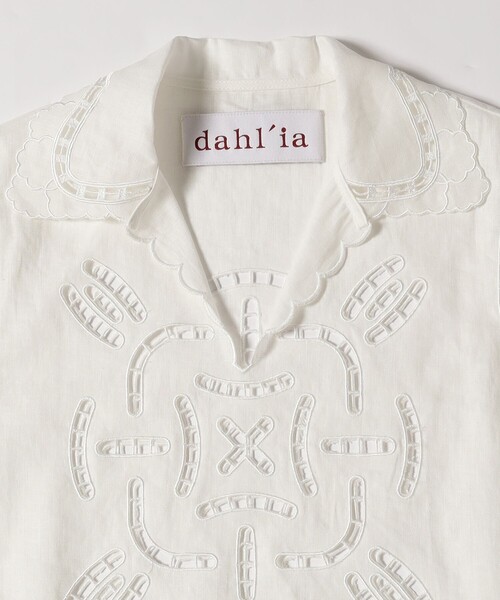 fennica（フェニカ）の「dahl'ia / エンブロイダリー カットワーク プルオーバー（シャツ/ブラウス・レディース・ブラック/ホワイト・ONE SIZE）」の4枚目の写真