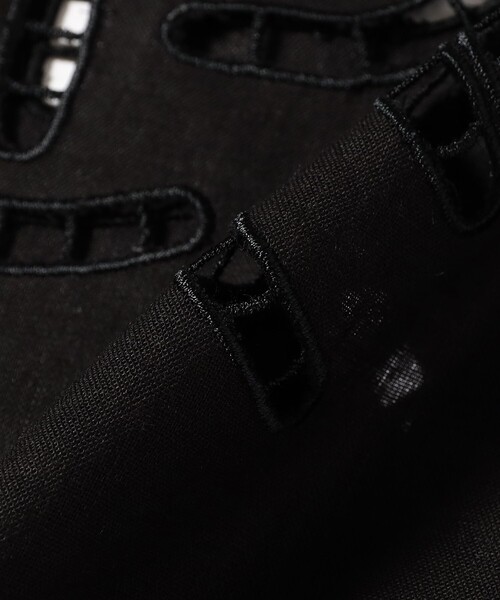 fennica（フェニカ）の「dahl'ia / エンブロイダリー カットワーク プルオーバー（シャツ/ブラウス・レディース・ブラック/ホワイト・ONE SIZE）」の11枚目の写真