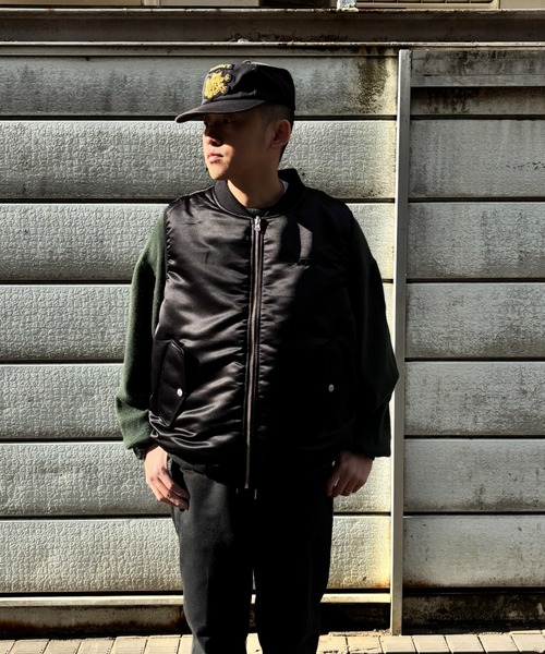 VANS（バンズ）の「【BILLY'S EXCLUSIVE】JOCKEY BOMBER VEST　126R1083507（MA-1・メンズ・ブラック・LARGE/MEDIUM）」の4枚目の写真