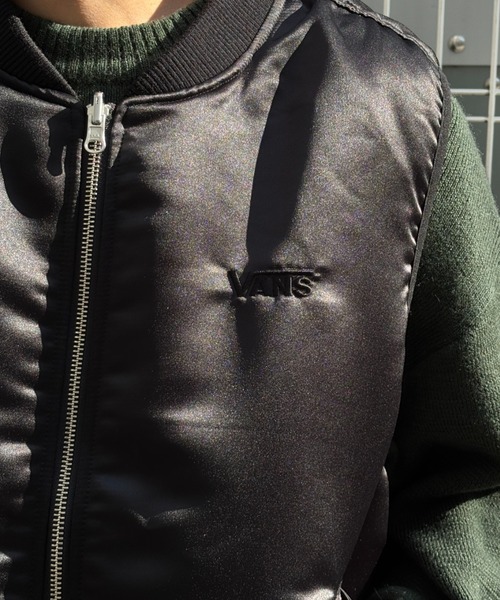 VANS（バンズ）の「【BILLY'S EXCLUSIVE】JOCKEY BOMBER VEST　126R1083507（MA-1・メンズ・ブラック・LARGE/MEDIUM）」の3枚目の写真