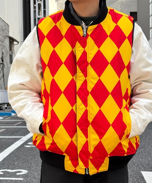 VANS（バンズ）の「【BILLY'S EXCLUSIVE】JOCKEY BOMBER VEST　126R1083507（MA-1・メンズ・ブラック・LARGE/MEDIUM）」の2枚目の写真