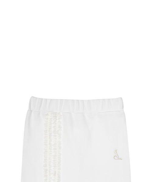 LUVISTRUE（ラヴイズトゥルー）の「CURVED L LACE MIDI SKIRT(WHITE)（スカート・レディース・その他・FREE）」の4枚目の写真