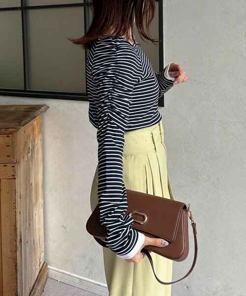 Thevon（ゼボン）の「スクエアネックパフスリーブリブプルオーバー（Tシャツ/カットソー・レディース・ブラック/オフホワイト/ネイビー/レッド・FREE）」の10枚目の写真