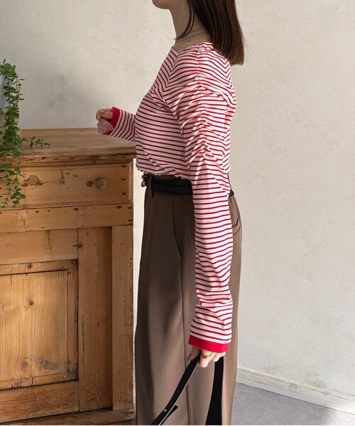 Thevon（ゼボン）の「スクエアネックパフスリーブリブプルオーバー（Tシャツ/カットソー・レディース・ブラック/オフホワイト/ネイビー/レッド・FREE）」の17枚目の写真