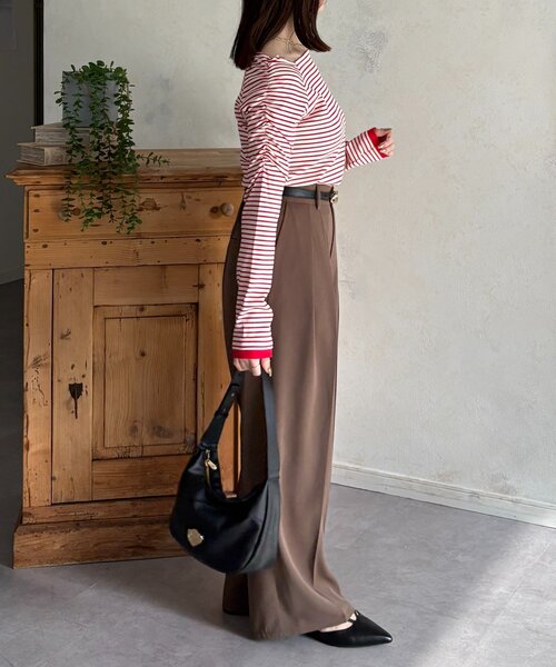 Thevon（ゼボン）の「スクエアネックパフスリーブリブプルオーバー（Tシャツ/カットソー・レディース・ブラック/オフホワイト/ネイビー/レッド・FREE）」の22枚目の写真