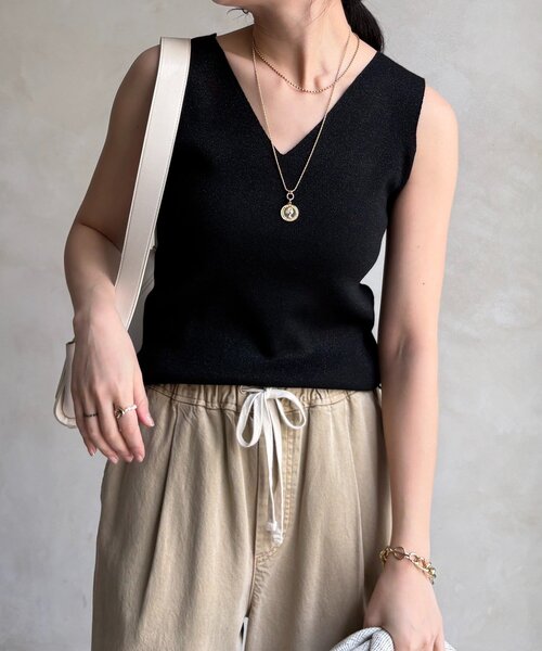 DouDou（ドゥドゥ）の「前後2WAYラメニットタンク（タンクトップ・レディース・ベージュ/ホワイト/ブラック/グレー/レモンイエロー・FREE）」の12枚目の写真