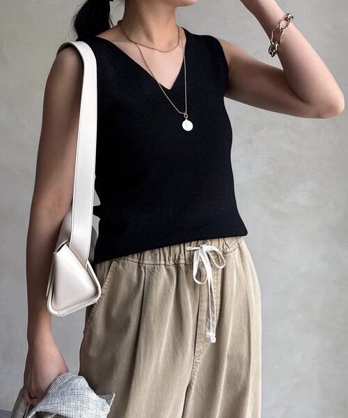 DouDou（ドゥドゥ）の「前後2WAYラメニットタンク（タンクトップ・レディース・ベージュ/ホワイト/ブラック/グレー/レモンイエロー・FREE）」の13枚目の写真