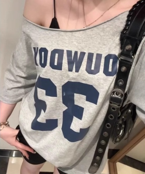 SHEPP(シープ)の「【26年春夏新作】アソートワンショルビッグロゴプリント半袖Tシャツ 星柄 Y2K(Tシャツ/カットソー・レディース・ホワイト/グレー・M/L)」の9枚目の写真