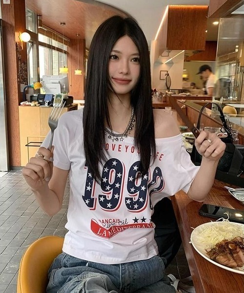 SHEPP(シープ)の「【26年春夏新作】アソートワンショルビッグロゴプリント半袖Tシャツ 星柄 Y2K(Tシャツ/カットソー・レディース・ホワイト/グレー・M/L)」の14枚目の写真