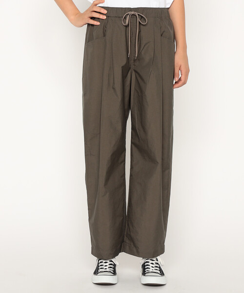 DANTON(ダントン)の「Women's Stunner Nylon 2tuck Easy Pants(その他パンツ・レディース・ピンク系その他/グレー系その他/オリーブ/ブラック/グレイッシュベージュ・36/38)」の4枚目の写真