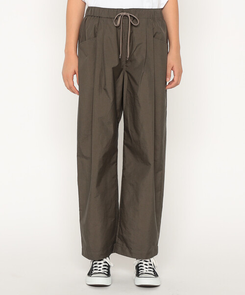 DANTON(ダントン)の「Women's Stunner Nylon 2tuck Easy Pants(その他パンツ・レディース・ピンク系その他/グレー系その他/オリーブ/ブラック/グレイッシュベージュ・36/38)」の8枚目の写真