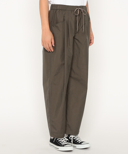 DANTON(ダントン)の「Women's Stunner Nylon 2tuck Easy Pants(その他パンツ・レディース・ピンク系その他/グレー系その他/オリーブ/ブラック/グレイッシュベージュ・36/38)」の9枚目の写真