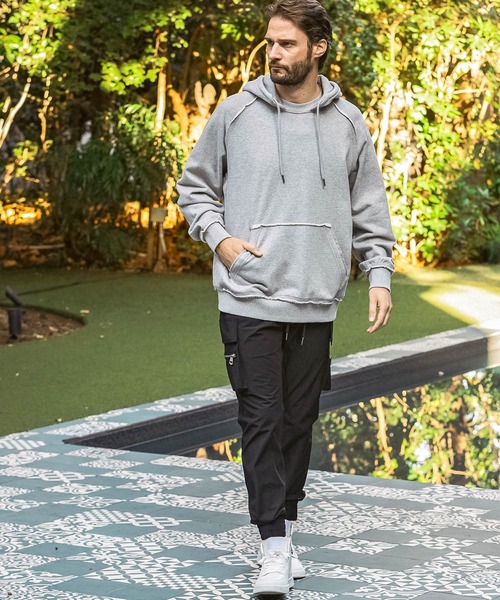 1PIU1UGUALE3  RELAX （ウノピゥウノウグァーレトレ リラックス）の「1PIU1UGUALE3 RELAX(ウノピゥウノウグァーレトレ リラックス)カットオフ スウェットプルオーバーパーカー（パーカー・メンズ・ブラック/グレー・XL/L/M/S/XXL）」の14枚目の写真