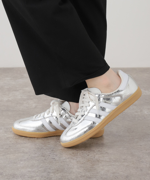 adidas（アディダス）の「adidas / アディダス SAMBA OG W / JR0035（スニーカー・レディース・シルバー・24.5cm/24cm/23.5cm）」の2枚目の写真