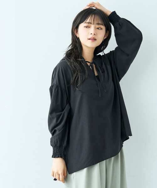 mil(ミル)の「スキッパー フーディー シャツ【586134】(シャツ/ブラウス・レディース・アイボリー/ブラック/ベージュ・XS/S)」の16枚目の写真