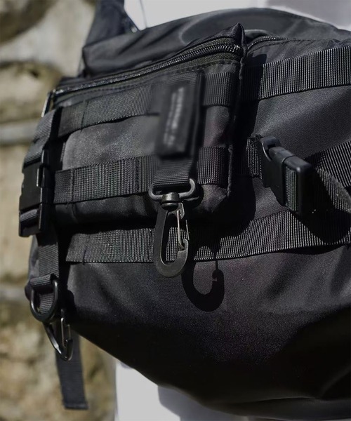 WESTBOY(ウエストボーイ)の「マルチWAY ユニセックス マルチポケット テックショルダーバッグ WO26S5BG10(ショルダーバッグ・メンズ・ブラック・FREE)」の17枚目の写真