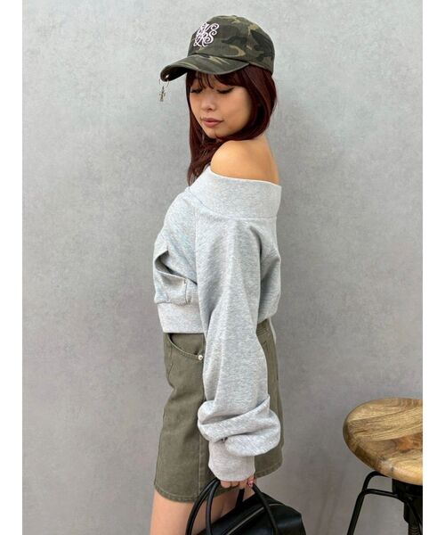 EVRIS(エヴリス)の「フロントジップオフショルスウェットトップス【セットアップ着用可能】(スウェット・レディース・グレー/その他1/ブラック・FREE)」の16枚目の写真