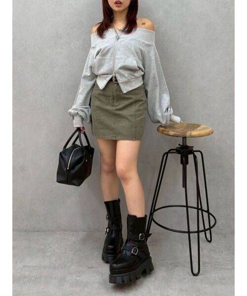 EVRIS(エヴリス)の「フロントジップオフショルスウェットトップス【セットアップ着用可能】(スウェット・レディース・グレー/その他1/ブラック・FREE)」の18枚目の写真