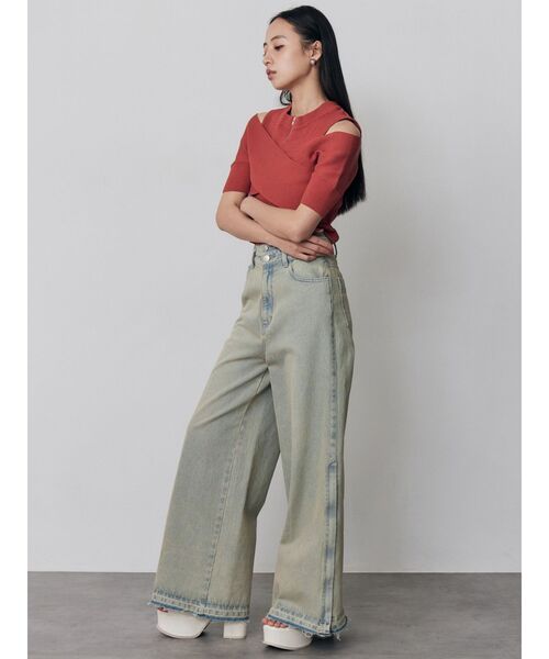 MURUA（ムルーア）の「【セットアップ対応】サイドZIPスリットワイドデニム（デニムパンツ・レディース・ブラック/ブルー・2/1）」の5枚目の写真