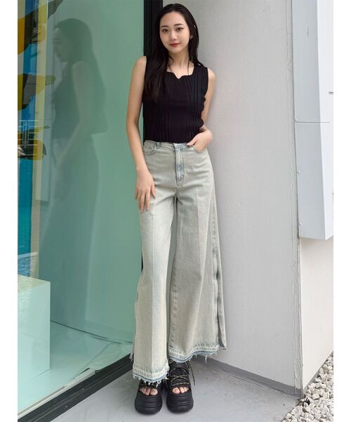 MURUA（ムルーア）の「【セットアップ対応】サイドZIPスリットワイドデニム（デニムパンツ・レディース・ブラック/ブルー・2/1）」の22枚目の写真