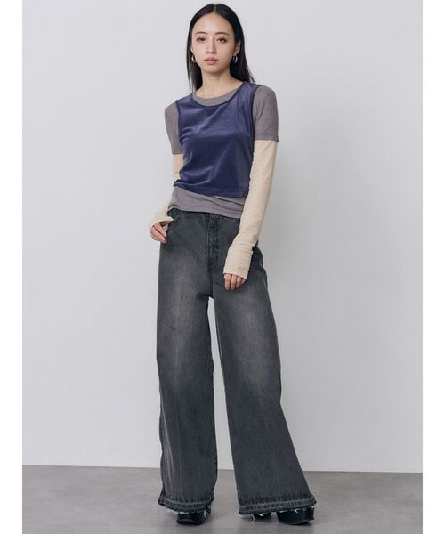 MURUA(ムルーア)の「【セットアップ対応】サイドZIPスリットワイドデニム 夏服(デニムパンツ・レディース・ブラック/ブルー・2/1)」の4枚目の写真