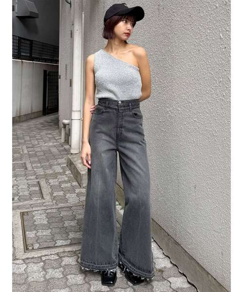 MURUA(ムルーア)の「【セットアップ対応】サイドZIPスリットワイドデニム 夏服(デニムパンツ・レディース・ブラック/ブルー・2/1)」の11枚目の写真