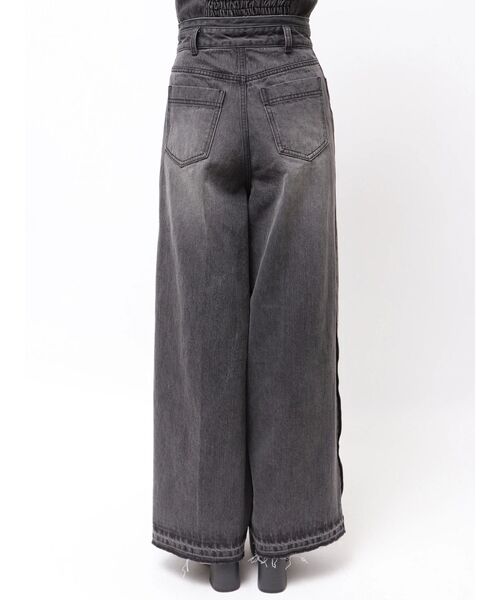 MURUA(ムルーア)の「【セットアップ対応】サイドZIPスリットワイドデニム 夏服(デニムパンツ・レディース・ブラック/ブルー・2/1)」の6枚目の写真