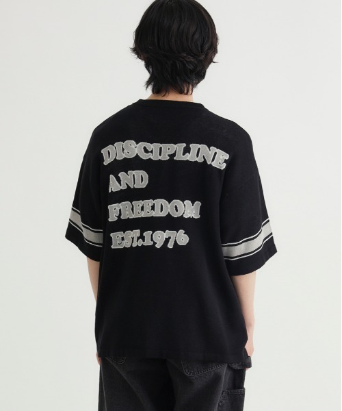 Right-on（ライトオン）の「【Refurbish】グラフィックロゴ ジャガードニットTシャツ (サマーニット / アメカジ / ドロップショルダー)（ニット/セーター・メンズ・ネイビー/イエロー/キナリ/ブラック/ブラウン・M/L/XL/S）」の8枚目の写真
