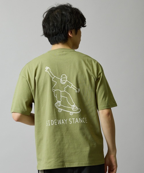 En serio TOKYO(エンソリオトーキョー)の「【SIDEWAYSTANCE】イラストスケーター半袖Tシャツ 70707(Tシャツ/カットソー・メンズ・カーキ/ブラック/ホワイト・MEDIUM/LARGE/X-LARGE/SMALL)」の2枚目の写真