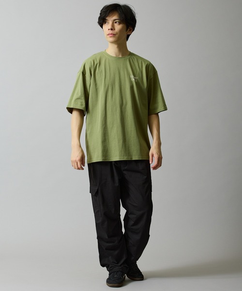 En serio TOKYO(エンソリオトーキョー)の「【SIDEWAYSTANCE】イラストスケーター半袖Tシャツ 70707(Tシャツ/カットソー・メンズ・カーキ/ブラック/ホワイト・MEDIUM/LARGE/X-LARGE/SMALL)」の17枚目の写真