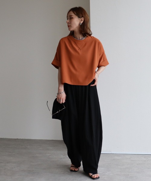 zena(ジェナ)の「ジョーゼットショートワイドTeeブラウス(シャツ/ブラウス・レディース・ブラック/テラコッタ/オフホワイト/グレイッシュベージュ・FREE)」の16枚目の写真