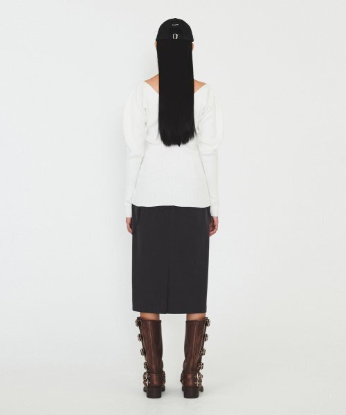 DIAGONAL（ダイアゴナル）の「V NECK SILHOUETTE CARDIGAN (ivory)（ニット/セーター・レディース・その他・FREE）」の6枚目の写真