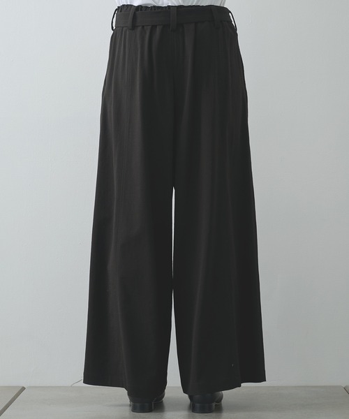 UJOH(ウジョー)の「【UJOH HOMME/ウジョー】別注 Belted Wide Flare Pants(スラックス・メンズ・ブラウン/ブラック/チャコールグレー・4/5)」の14枚目の写真