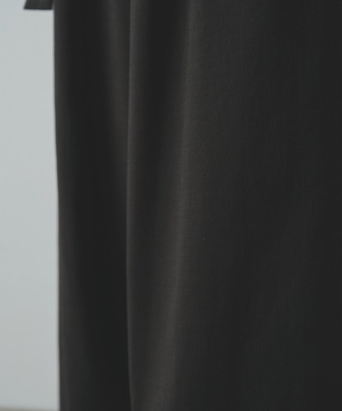UJOH(ウジョー)の「【UJOH HOMME/ウジョー】別注 Belted Wide Flare Pants(スラックス・メンズ・ブラウン/ブラック/チャコールグレー・4/5)」の17枚目の写真
