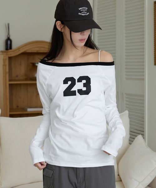 UNE MANSION(ユヌマンション)の「【オフショルダー/ワンショルダー2WAY着用可能】バイカラーナンバリング長袖Tシャツカットソー(Tシャツ/カットソー・レディース・ネイビー/ホワイト/イエロー・FREE)」の9枚目の写真