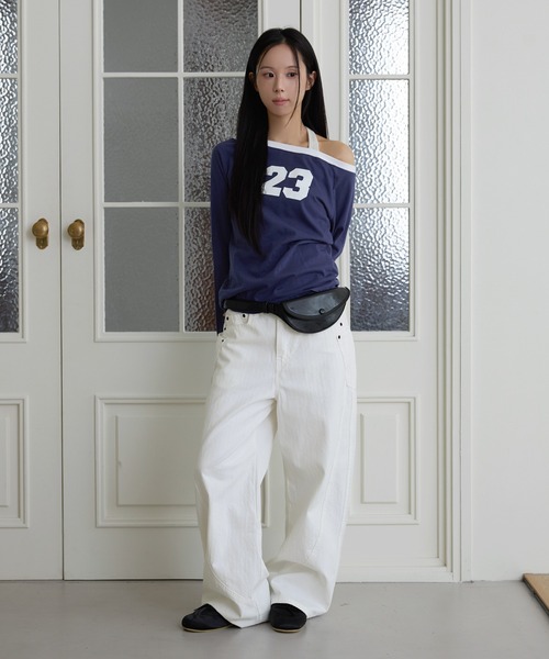 UNE MANSION(ユヌマンション)の「【オフショルダー/ワンショルダー2WAY着用可能】バイカラーナンバリング長袖Tシャツカットソー(Tシャツ/カットソー・レディース・ネイビー/ホワイト/イエロー・FREE)」の12枚目の写真