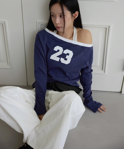 UNE MANSION(ユヌマンション)の「【オフショルダー/ワンショルダー2WAY着用可能】バイカラーナンバリング長袖Tシャツカットソー(Tシャツ/カットソー・レディース・ネイビー/ホワイト/イエロー・FREE)」の15枚目の写真