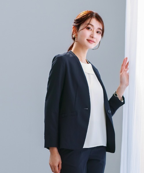 White Collection（ホワイトコレクション）の「【 顔まわり華やぐ 】 ソフトデシン・アシメカラーフレアブラウス（シャツ/ブラウス・レディース・サックスブルー/ピンク/オフホワイト・M/L/S）」の7枚目の写真