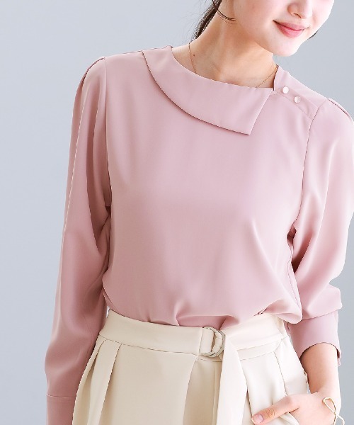 White Collection（ホワイトコレクション）の「【 顔まわり華やぐ 】 ソフトデシン・アシメカラーフレアブラウス（シャツ/ブラウス・レディース・サックスブルー/ピンク/オフホワイト・M/L/S）」の9枚目の写真
