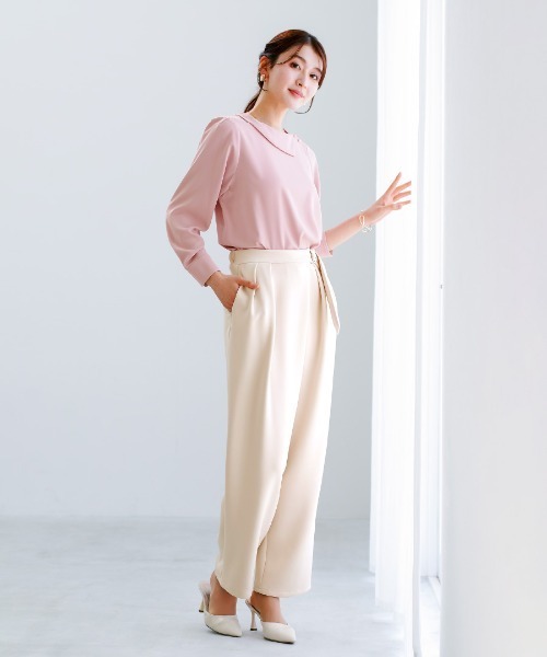 White Collection（ホワイトコレクション）の「【 顔まわり華やぐ 】 ソフトデシン・アシメカラーフレアブラウス（シャツ/ブラウス・レディース・サックスブルー/ピンク/オフホワイト・M/L/S）」の10枚目の写真