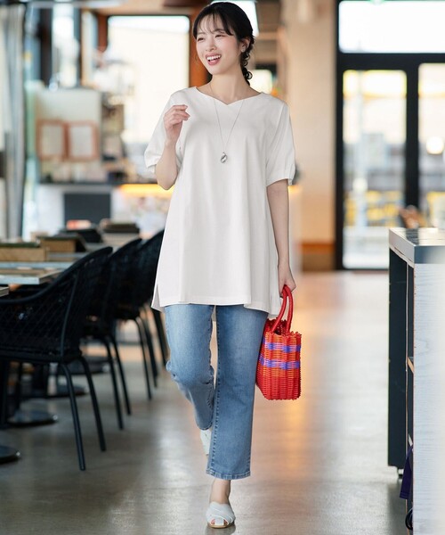 Tiaclasse(ティアクラッセ)の「【おのののかさん着用】「サマケア」バックヨークフリルチュニック(Tシャツ/カットソー・レディース・オフホワイト/ブラック/グレイッシュベージュ/ピンク・XL/XXL)」の13枚目の写真