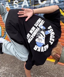 FORGET NEVER（フォーゲットネバー）の「【ムラサキスポーツ限定】FORGET NEVER/フォーゲットネバー コラボレーション 半袖 Tシャツ グラフィックTシャツ 263OO1ST943FN（Tシャツ/カットソー）」