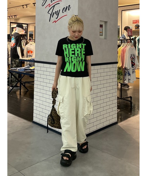 RODEO CROWNS WIDE BOWL(ロデオクラウンズワイドボウル)の「Message Tシャツ(Tシャツ/カットソー・レディース・ホワイト/イエロー/ブラック/カーキ/レッド・SMALL/MEDIUM)」の9枚目の写真