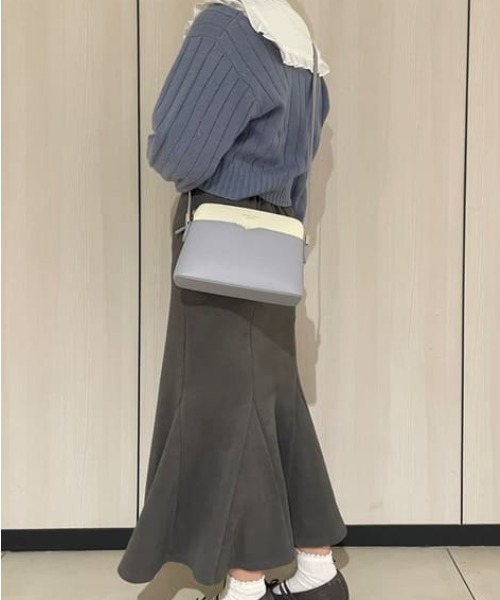 Samantha Thavasa（サマンサタバサ）の「サマンサギャレット バイカラーショルダーバッグ[Revival Collection]（ショルダーバッグ・レディース・ブルー/ブラック/ピンクベージュ/グレイッシュベージュ・FREE）」の4枚目の写真