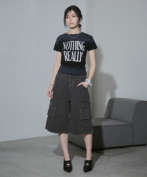 ENVYM(アンビー)の「ウォッシュドカーゴハーフパンツ(カーゴパンツ・レディース・ブラック/ホワイト・SMALL/MEDIUM)」の15枚目の写真