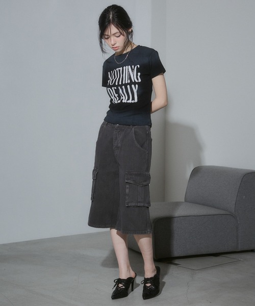 ENVYM(アンビー)の「ウォッシュドカーゴハーフパンツ(カーゴパンツ・レディース・ブラック/ホワイト・SMALL/MEDIUM)」の16枚目の写真